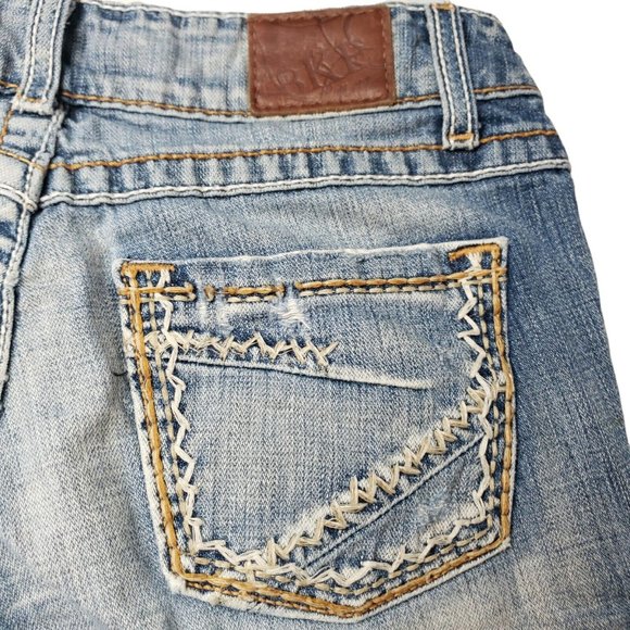 BKE Stella Distressed Long Shorts Capris Distressed Frey hem - Picture 5 of 11